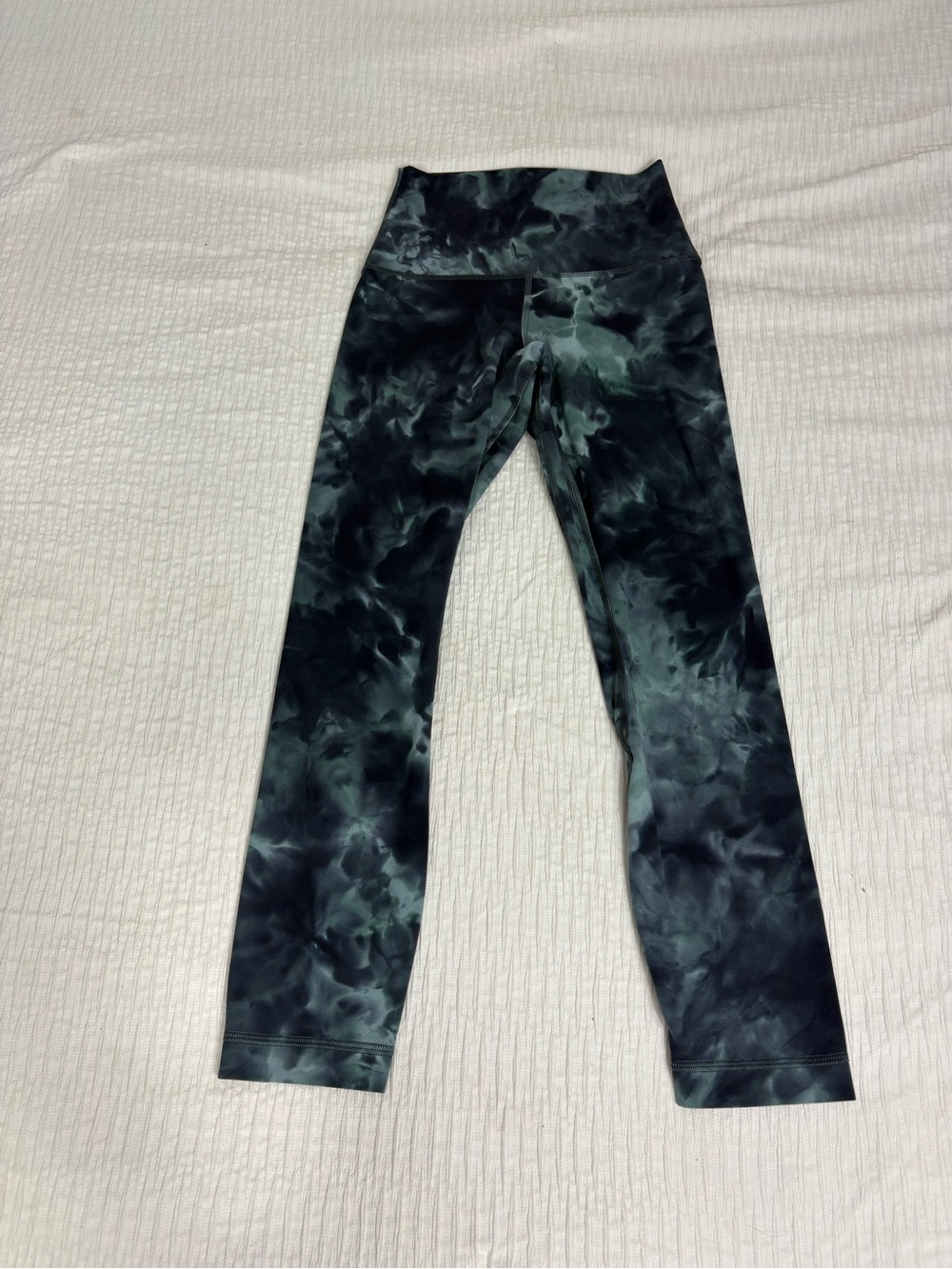 lululemon athletica Black & Dark Green Marble-Print Leggings - Picture 9 of 9